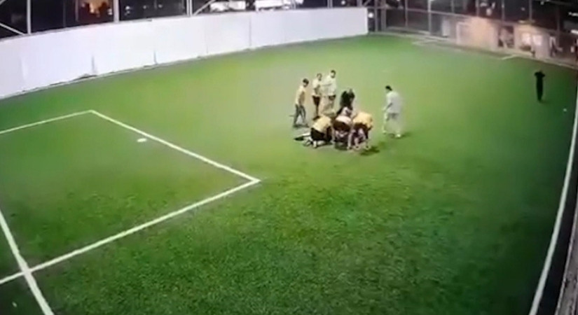 Adana’da Halı Sahada Kalp Krizi Geçiren 38 Yaşındaki Kişi Hayatını Kaybetti