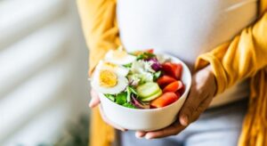 Gebelikte Sağlıklı Beslenme Rehberi ve Dikkat Edilmesi Gerekenler