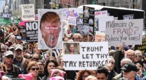 New York’ta Binlerce Aktivist Göçmenlik ve İşten Çıkarma Politikalarına Karşı Sokaklara Döküldü