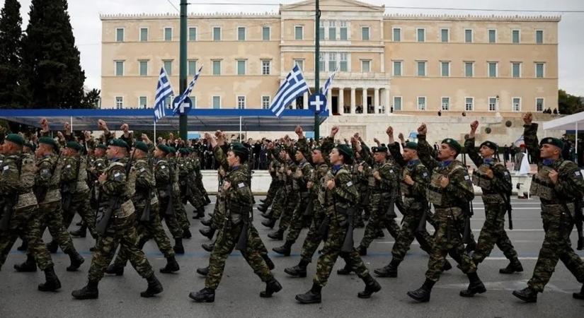 Yunanistan’da Skandal Tören: Türkiye’ye Hakaret Sloganı Atan Askerlere Ceza Verildi