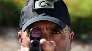 Antalya Emniyet Müdürlüğü’nde Atış Eğitmeni Osman Demirtaşlar’ın Başarı Hikayesi ve Uluslararası Başarıları