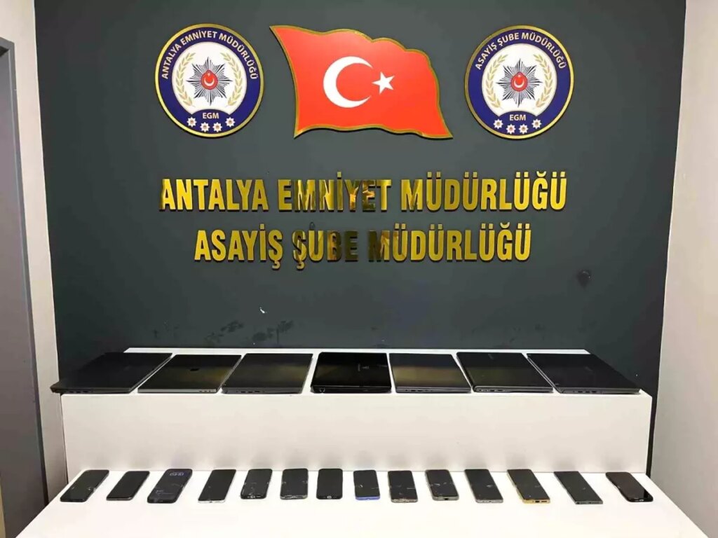 Antalya’da Araç Kiralama Dolandırıcılığı Operasyonu: 10 Şüpheli Yakalandı