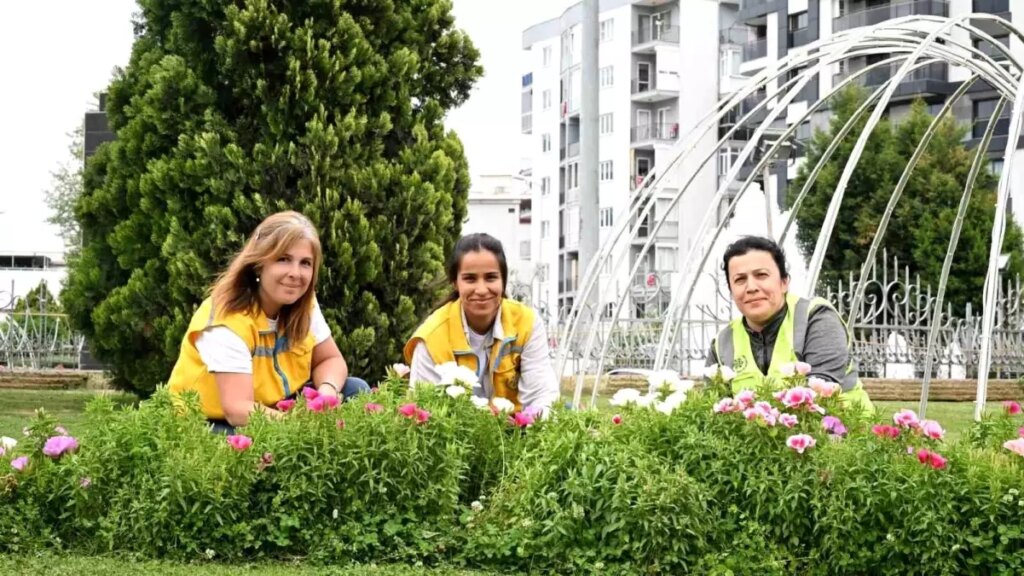 Aydın Büyükşehir Belediyesi’nin Bahar Çiçekleriyle Dolu Çalışmaları