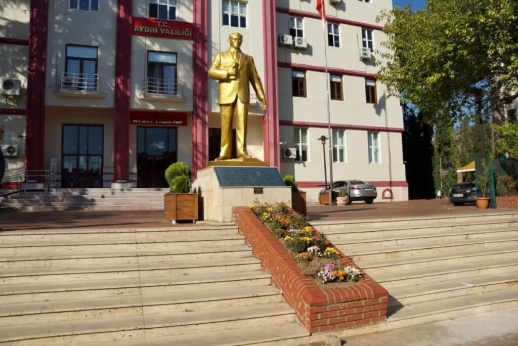 Aydın Valiliği’nden Vakıflar Genel Müdürlüğü Taşınmazı ile İlgili Açıklama