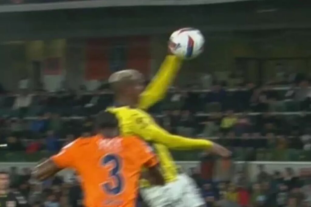 Başakşehir ile Fenerbahçe Karşılaşmasında Talisca’nın Elle Oynama Tartışması