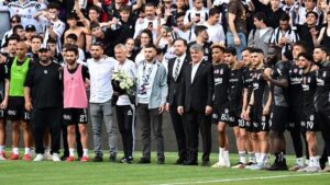 Beşiktaş, Adana Demirspor Maçı Hazırlıklarına Taraftar Katılımıyla Devam Etti
