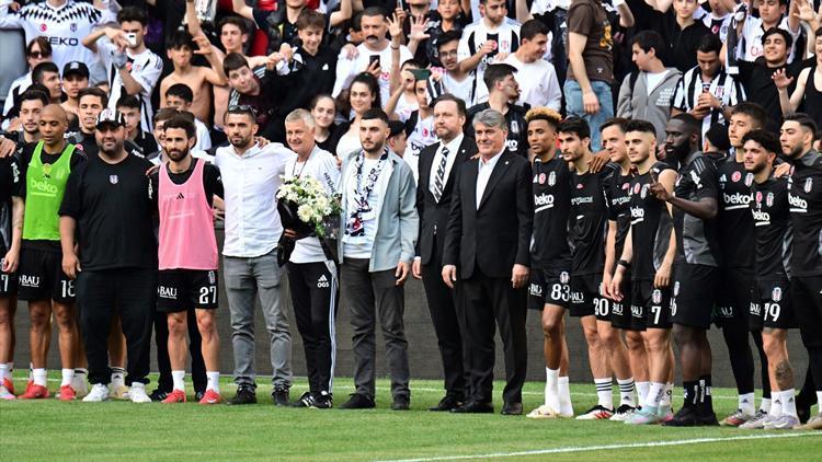 Beşiktaş, Adana Demirspor Maçı Hazırlıklarına Taraftar Katılımıyla Devam Etti