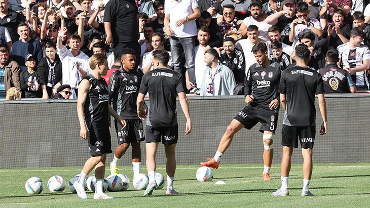 Beşiktaş, Adana Demirspor Maçı Hazırlıklarına Taraftarla Buluşarak Devam Etti