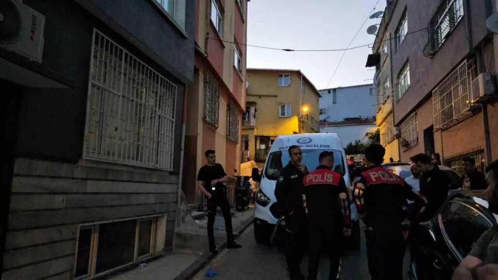 Beyoğlu’nda Aile Trajedisi: Bir Kardeş Silahla Hayatına Son Verdi