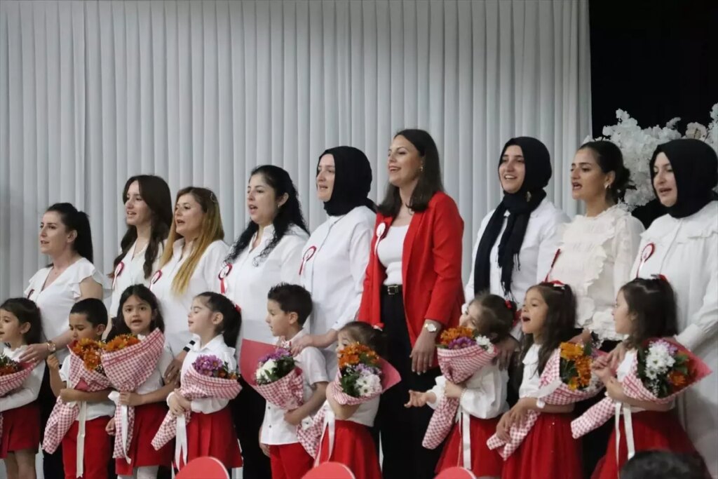 Bolu’da Anneler Günü Kutlamaları ve Anlamlı Program