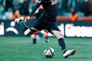 Burak Kapacak’ın Zorlu Dönemi ve Kariyer Detayları