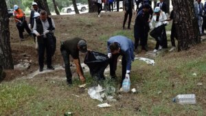 Edremit’te ‘Orman Benim’ Kampanyasıyla Orman Temizliği ve Farkındalık Çalışması