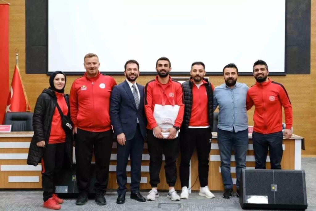Erzurum GSİM Antrenörleriyle Bilgi Yarışması Düzenledi
