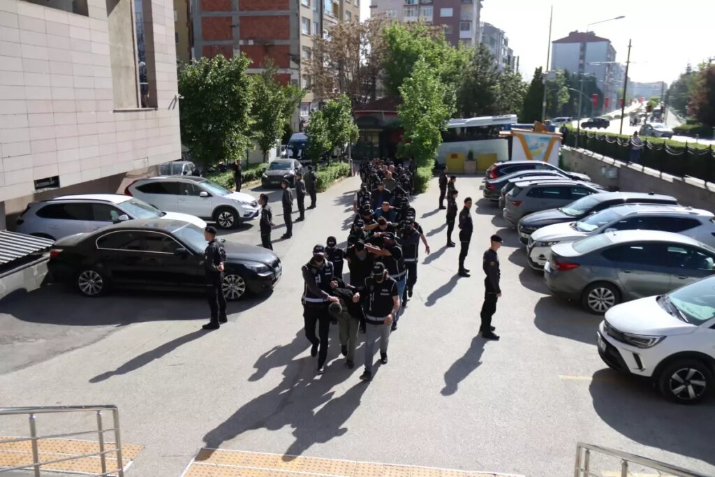 FETÖ’yü Finanse Eden Maydonoz Döner’e Yönelik Geniş Operasyon ve Detaylar