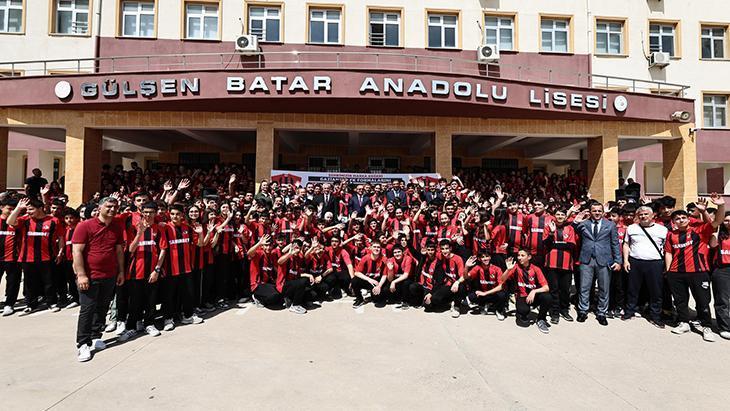 Gaziantep FK’nın 160 Bin Forma Dağıtımıyla Öğrencilere Destek