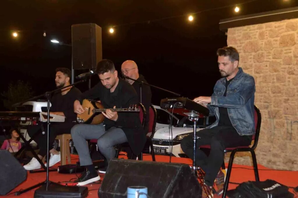 Gomeç’te Geleneksel Güreşler Öncesi Türk Halk Müziği Konseri Büyük İlgi Gördü