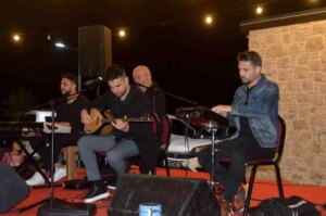 Gomeç’te Geleneksel Güreşler Öncesi Türk Halk Müziği Konseri Büyük İlgi Gördü