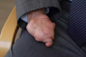 Hayat Mücadelesiyle İlham Veren Biyoloji Öğretmeni Fethi Ahmet Öner’in Uluslararası Başarısı