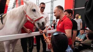 Hipodrom.com ve TJK’den Sosyal Sorumluluk Projesi: Atla Terapi Merkezi İş Birliği ve Engelliler Haftası Etkinliği