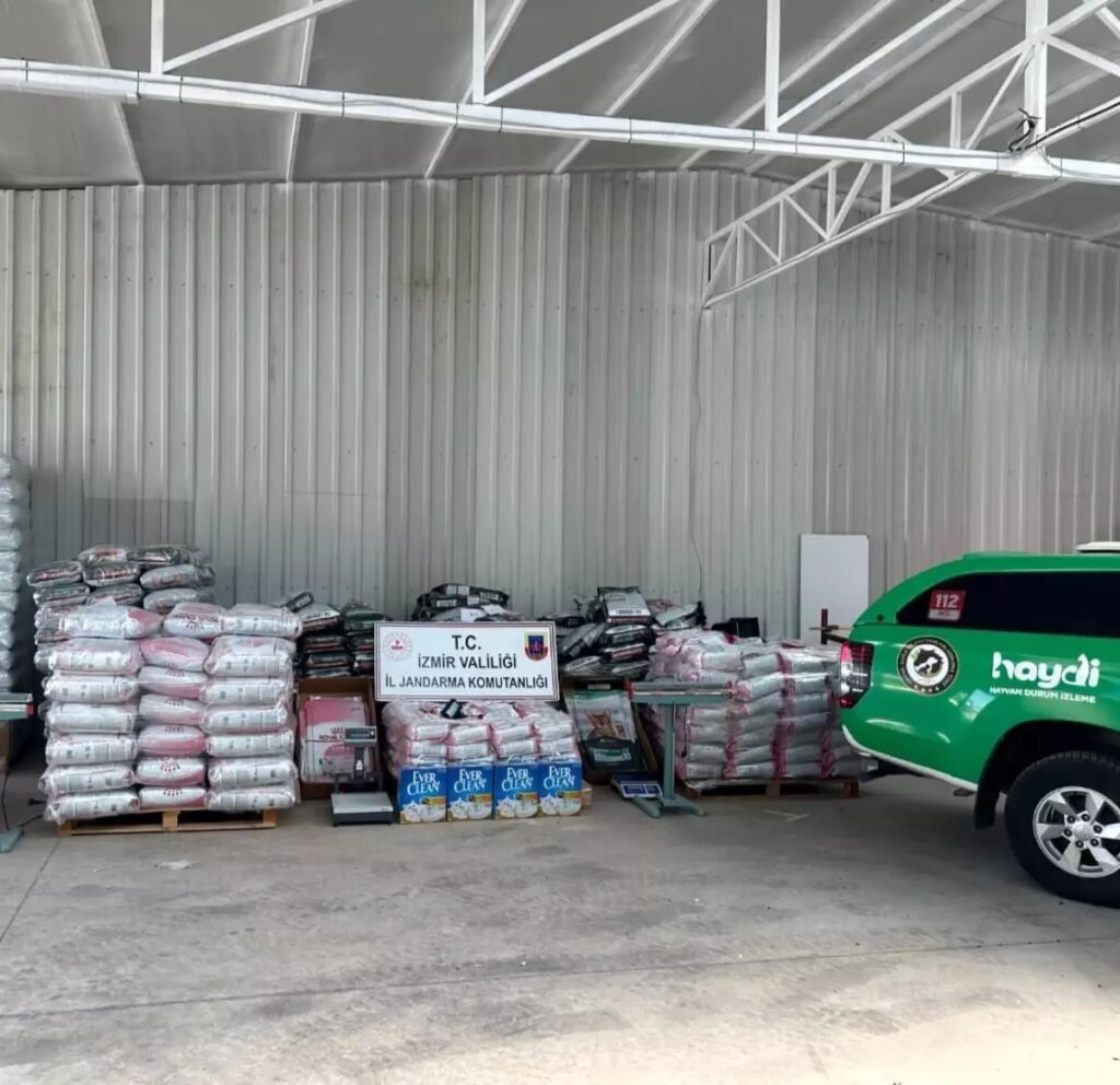 İzmir Menderes’te Sahte Evcil Hayvan Maması Operasyonu: Devrik Piyasa Değeri 4,3 Milyon TL