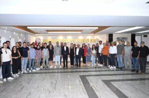 Manavgat’ta Topraksız Çilek Yetiştiriciliği Bilgilendirme Toplantısı Düzenlendi