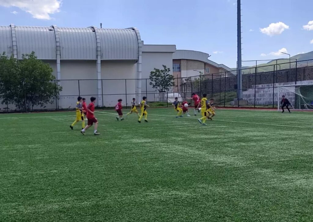 Muş Prof. Dr. Vahit Özmen Ortaokulu, Türkiye Finallerine Katılmaya Hak Kazandı