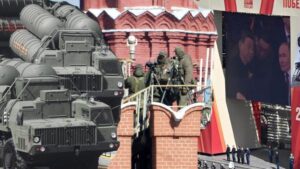 Nazi Almanyası’nın İkinci Dünya Savaşı’ndaki Yenilgisinin 80. Yıl Dönümü Moskova’da Görkemli Bir Törenle Kutlandı