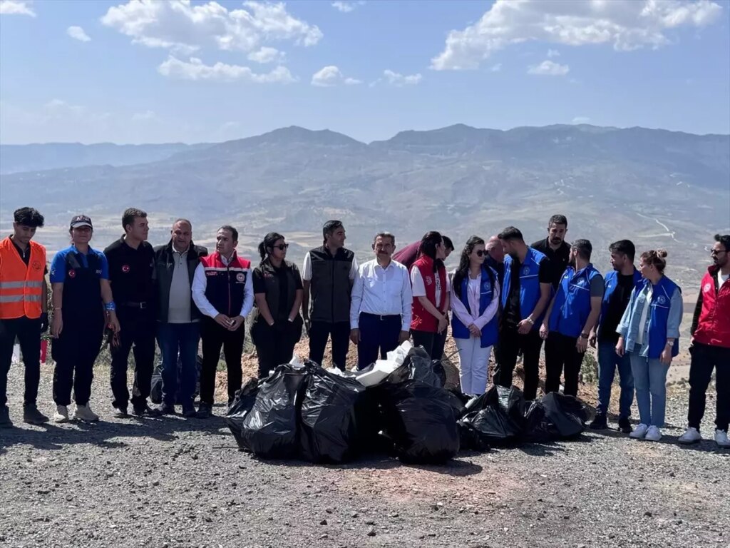 Şırnak’ta Orman Yangınlarına Karşı Bilinçlendirme ve Temizlik Etkinliği