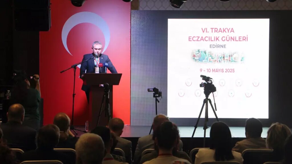 Türkiye Eczacılar Birliği’nin İnternet Üzerinden Satılan İlaçlar Konusundaki Çalışmaları ve Trakya Eczacılık Günleri Etkinliği