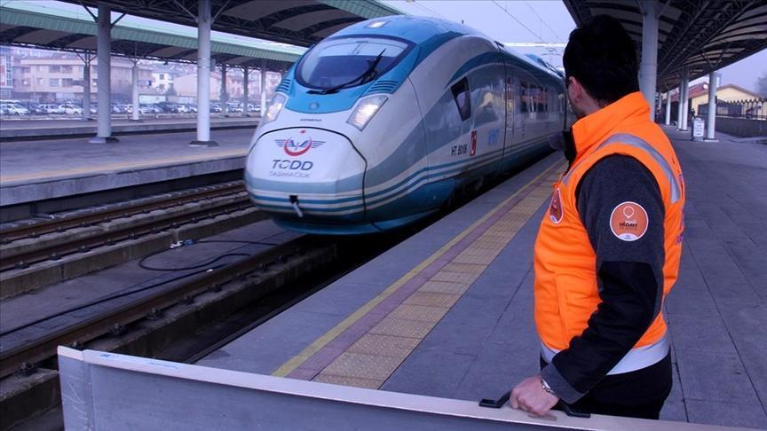 Turuncu Masa Hizmetleriyle Erişilebilir ve Konforlu Demiryolu Deneyimi