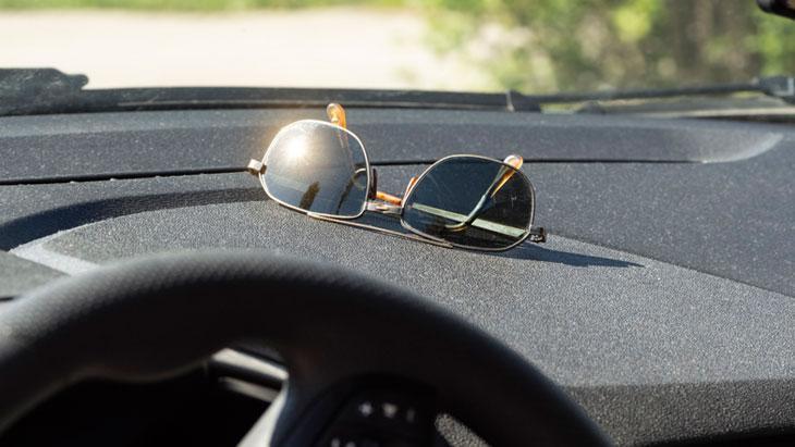 Arabada Bulundurulmaması Gereken 5 Yaygın Eşya ve Nedenleri