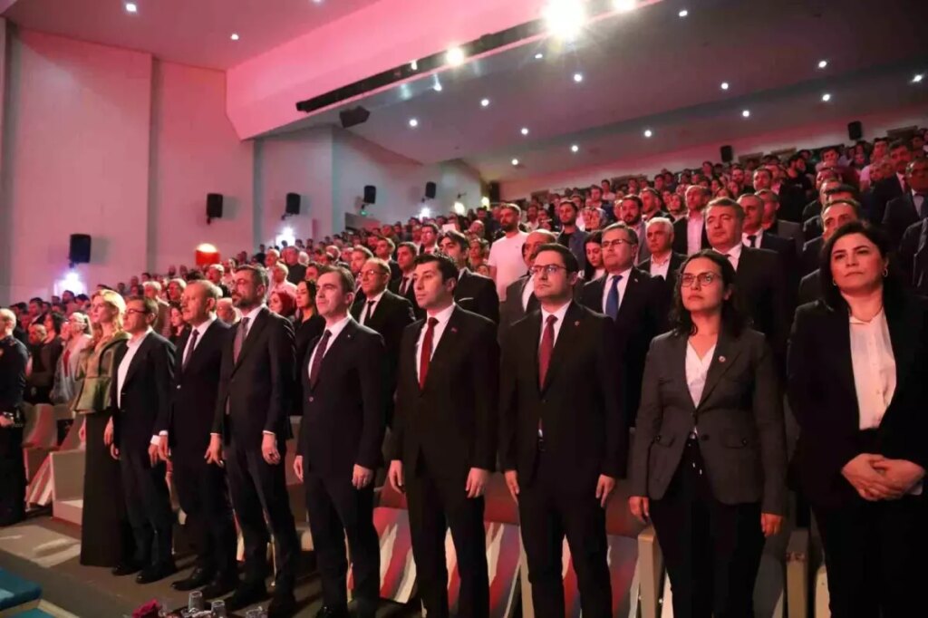 Bitlis’te İlk Kez Düzenlenen Beş Minare Uluslararası Film Festivali’nin Görkemli Açılışı