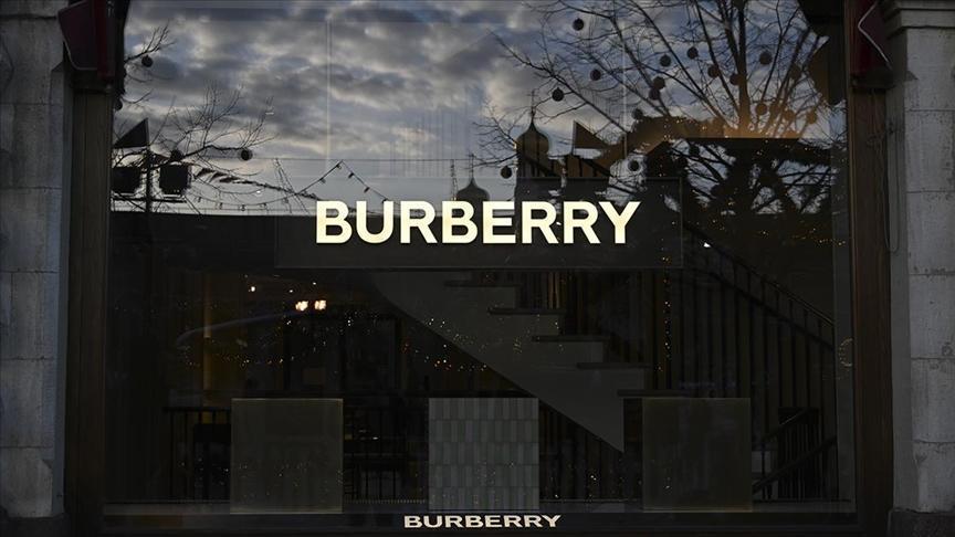Burberry’den Stratejik Organizasyonel Değişiklikler ve Finansal Performans Güncellemesi