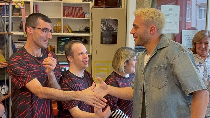 Galatasaraylı Futbolcu Barış Alper Yılmaz’dan Down Cafe’ye Destek