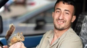 İnegöl’de Sincap Sevgisi: Osman Mendi’nin Hikayesi