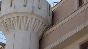 Pendik Çınardere’de İlginç Mimari Uyum: Camii ve Kuran Kursu Binası Aynı Hizada