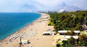 Türkiye, Mavi Bayrakta Üçüncü Sırada: Antalya Ödüllerle Gürurlanıyor