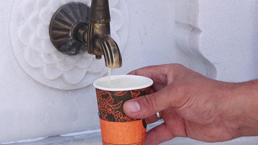 Beşiktaş’taki Barbaros Hayrettin Paşa Camii’nde Yaz Aylarının Serinletici Gelenği: Limonata İkramı