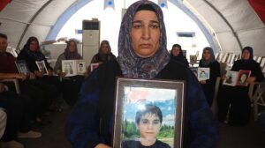 Diyarbakır’da Evlat Nöbeti ve Teröre Karşı Mücadele