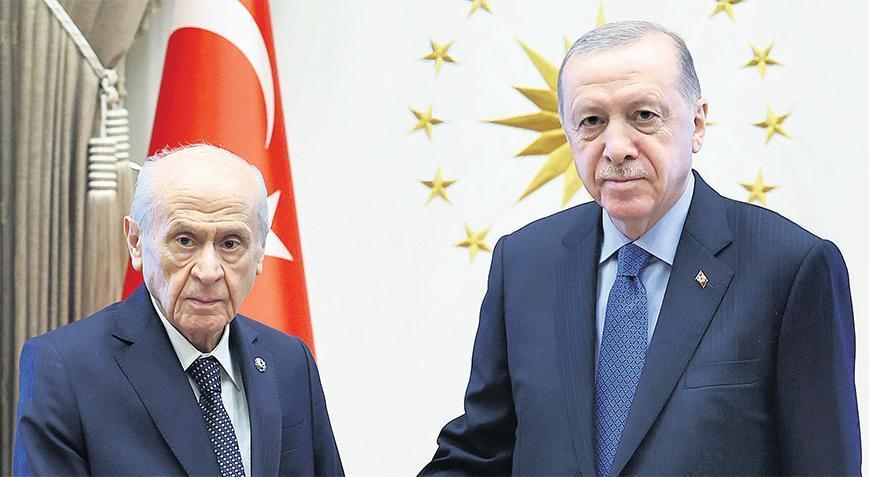Erdoğan ve Bahçeli Arasındaki Sürpriz Görüşme ve Güncel Siyasi Gelişmeler