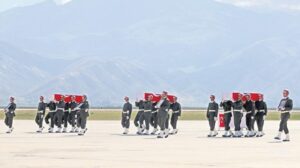 Hakkari’de Metan Gazı Patlaması Sonrası Şehitler İçin Anma Törenleri Düzenlendi