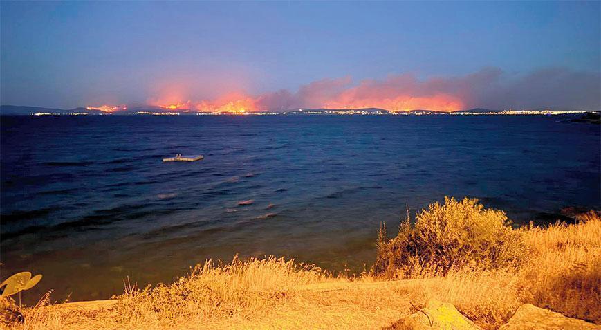 İzmir’de Dev Yangınlarla Mücadele Devam Ediyor