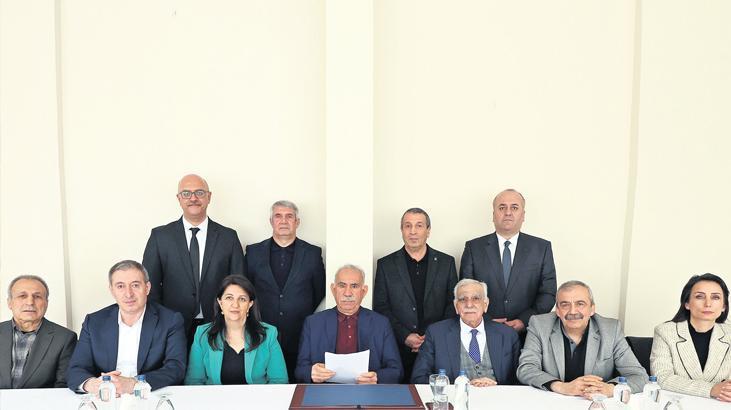 PKK ve Öcalan’dan Silah Bırakma Mesajları: Detaylar ve Analizler