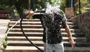 Sıcak Havalarda Sağlığınızı Koruma Yöntemleri ve Dikkat Edilmesi Gerekenler