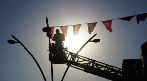 Türk Bayraklarıyla Milletin Birlik ve Beraberliği Pekişiyor