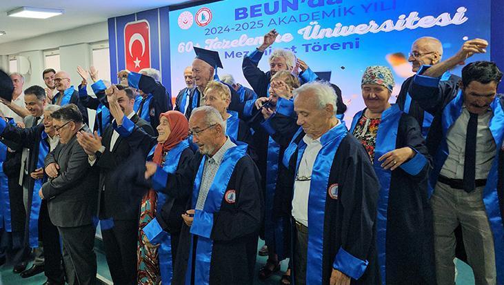Zonguldak Bülent Ecevit Üniversitesi’nden 60+ Yaş Gurur Dolu Mezuniyet Töreni