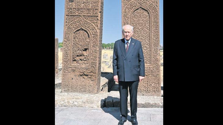 30 Ağustos’u Anımsatan Kararlı İnanç ve Millet Varlığı Bayrağı