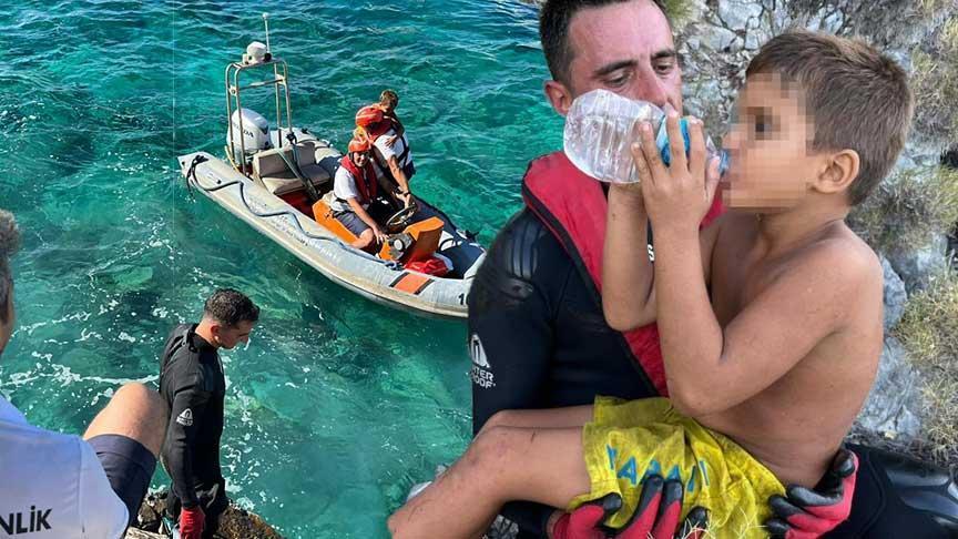 8 kişinin bulunduğu tekne battı! Denizin ortasında can pazarı: 2 çocuk saatler sonra bulundu