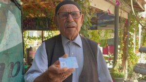 94 yıllık hayatının sırrını açıkladı! ‘En kıymetli yemekleri yedim’