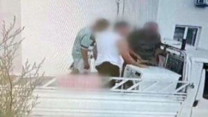 Boşanma Davasında Eşin Uzaklaştırma Kararını İhlal Ettiğini İddia Eden Kadının Evden Eşyaları Götürmesi